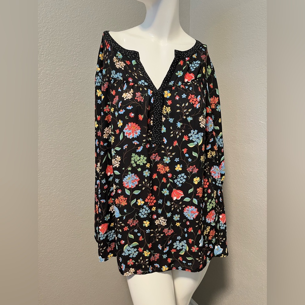 NWT DR2 Plus Women’s Black Multicolor Floral L Roll Tab Sleeve Blouse Size 1X